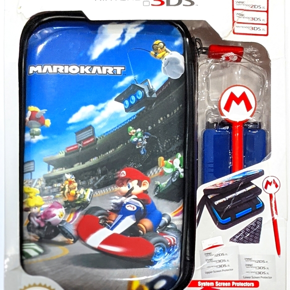 MarioKart Nintendo 3DS Traveler Set - Picture 1 of 2